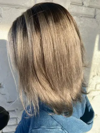 ショート カラー 石崎 真維のヘアスタイル