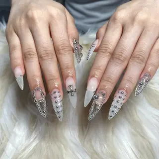 ネイル Nail&eye Belire 新宿のネイルデザイン