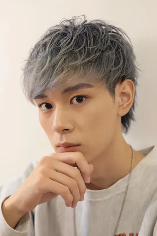 メンズ カラー メンズ ヘアメイク  ハイトーン キャロのヘアスタイル