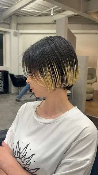 ショート 白髪ぼかし 👒堀江・ヨンスクのヘアスタイル