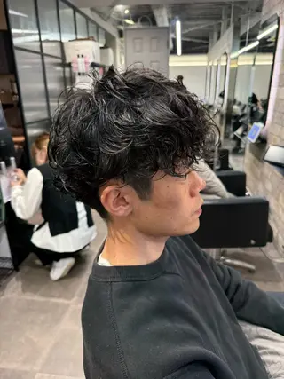 ショート パーマ メンズ 髙橋 翔一のヘアスタイル