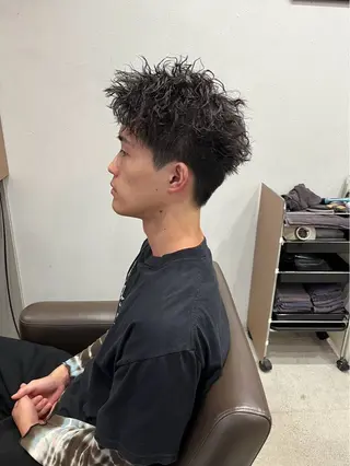 パーマ メンズ 縮毛矯正/スパイラル パーマ/表参道のヘアスタイル