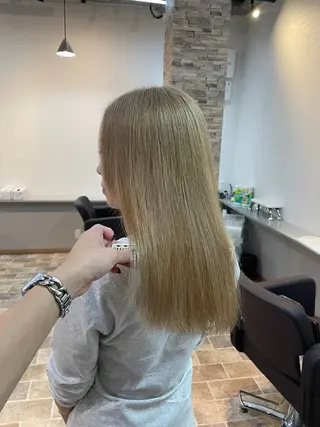 セミロング カラー Ammi hair所属・YUI/ ブリーチカラー🌷のヘアスタイル