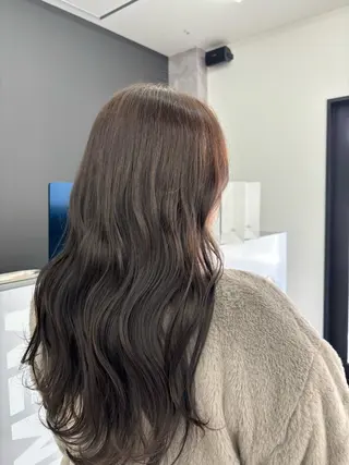 カラー MEMENTO所属・MEMENTO YUZUのヘアスタイル