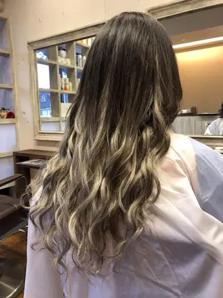 GRANDE アオキのヘアスタイル