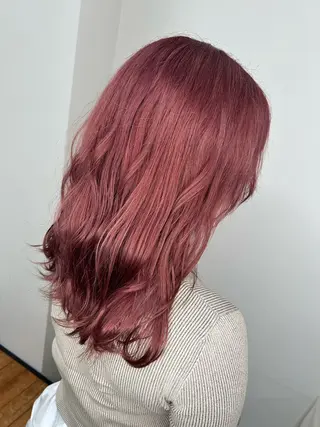 セミロング 今村公介 ブリーチ特化、派手髪のヘアスタイル