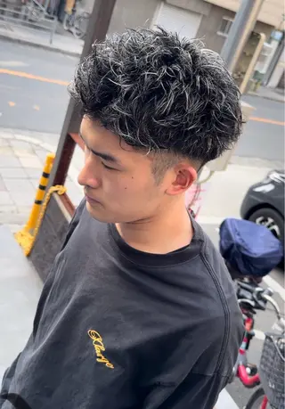 ショート カラー 坂井 琉生のヘアスタイル