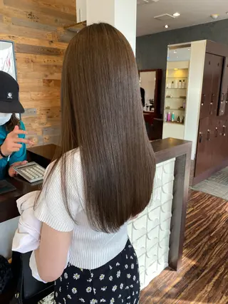 ロング トヨシマ シュウトのヘアスタイル