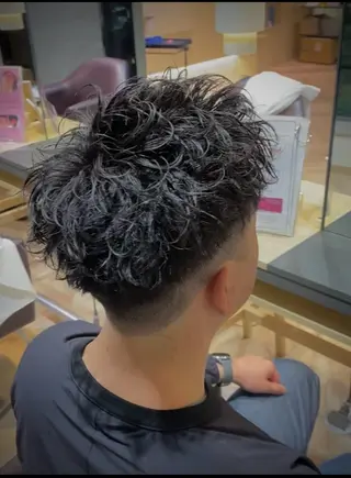 メンズ メンズ特化/フェザー /パーマ/伊勢元のヘアスタイル