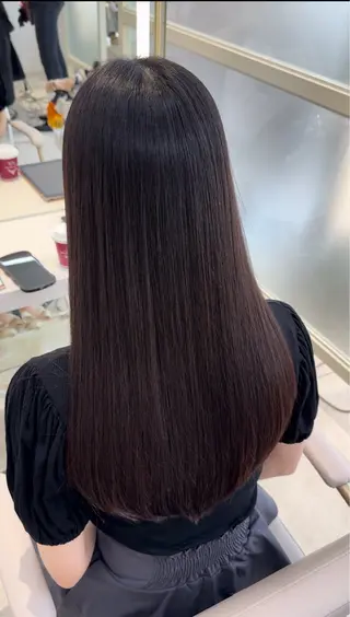 ロング 𝐑𝐞𝐨/透明感 𝐜𝐨𝐥𝐨𝐫のヘアスタイル