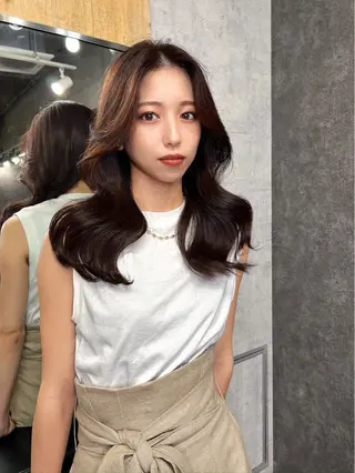 セミロング カラー パーマ ヘアアレンジ foi. フォワ所属・🇰🇷韓国トレンド ヘア🇰🇷高田のヘアスタイル