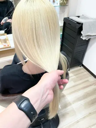 セミロング カラー 🌈派手髪ハイトーン 🌈鈴木亮太🌈のヘアスタイル