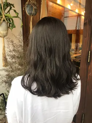 セミロング TRAN9UIL  graph所属・青木 みなのヘアスタイル