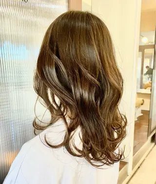 セミロング 鈴木 千恵子のヘアスタイル