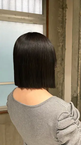 ミディアム 安藤 まりのヘアスタイル