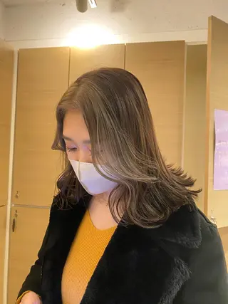 セミロング R 横浜【アール】所属・ハイトーン/韓国 ヘア　momo˚✧₊のヘアスタイル