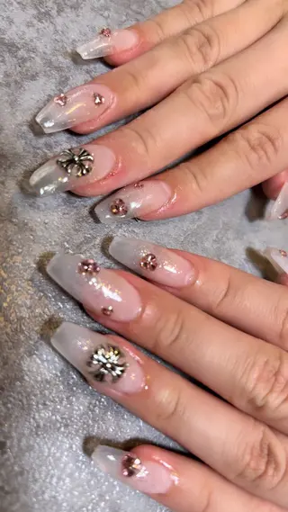 ネイル Mignon所属・Mignon 、のネイルデザイン