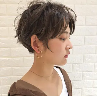 ショート カラー THE DAY所属・AKI HASHIMOTOのヘアスタイル