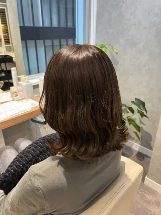 ミディアム ボブ/プツッとボブ/ 暖色カラー/モエのヘアスタイル