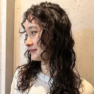ロング パーマ 前野 日奈のヘアスタイル