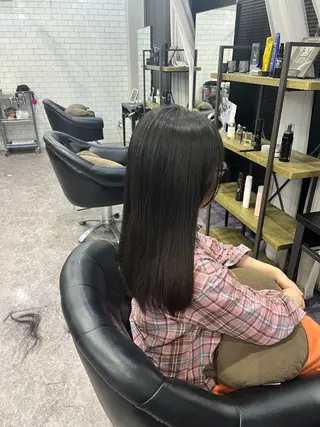 ロング 友滝 真菜美のヘアスタイル