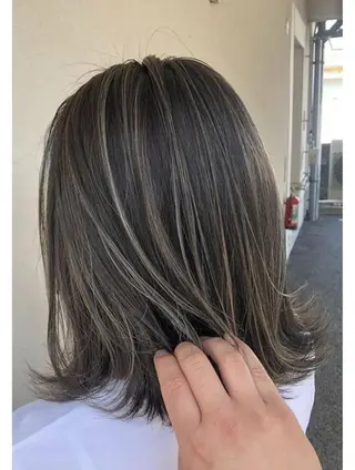 セミロング カラー ナチュラルなhair / ヨシダトモキのヘアスタイル