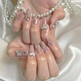 ネイル RAFFINE 月🦋🩵のネイルデザイン