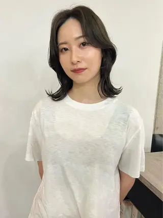 カラー 切りっぱなしボブ/ ブリーチカラー/大塚のヘアスタイル