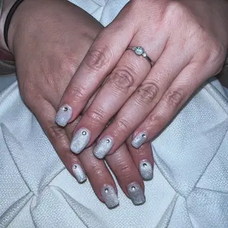 ネイル nail.salon .Reversalのネイルデザイン