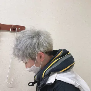 ショート カラー LUXBE LUCE所属・LUXBE LUCE 愁のヘアスタイル