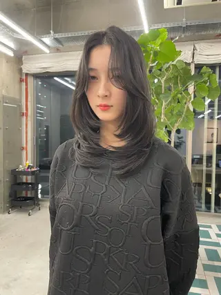 セミロング 伊藤 凜のヘアスタイル