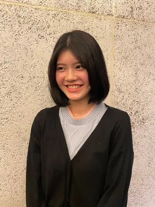 ミディアム カラー luxe所属・luxe表参道 Aoiのヘアスタイル