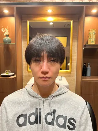 ミディアム ヒロ銀座バーバーショップ丸の内所属・秋山 琳太のヘアスタイル