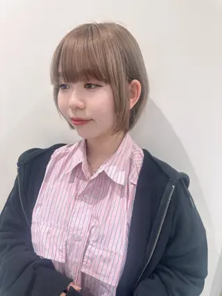 ショート カラー ベージュ/レイヤー カット🤍Rieのヘアスタイル