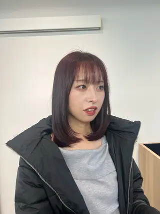 セミロング カラー 小森聖奈 韓国風レイヤーカットのヘアスタイル