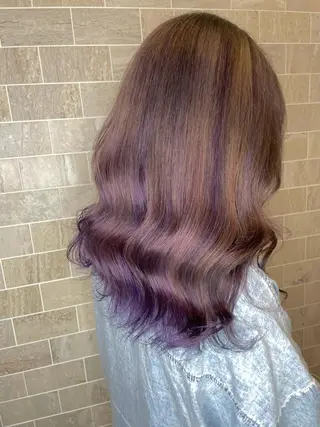 セミロング ブリーチ毛矯正.髪質 改善.髪にドラマをのヘアスタイル