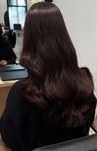 ロング カラー 河野 いずみのヘアスタイル