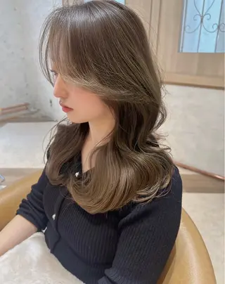 ロング 🌷透明感カラー🌷 内田零菜のヘアスタイル