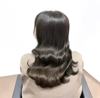 カラー ioe 堤 優衣のヘアスタイル