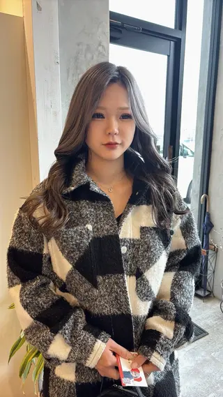 カラー mata-L23 かのんのヘアスタイル