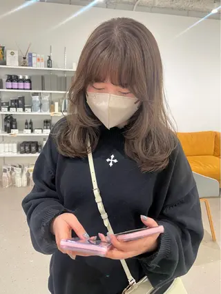 セミロング 箱崎 凪沙のヘアスタイル