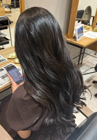 ロング カラー 太田 鈴佳のヘアスタイル