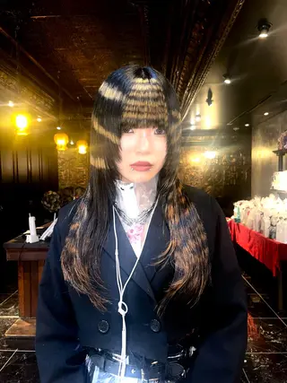 セミロング カラー デザインカラー⭐︎★ 🐆hyo🐆のヘアスタイル