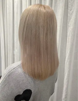 ミディアム カラー 大川 美優のヘアスタイル