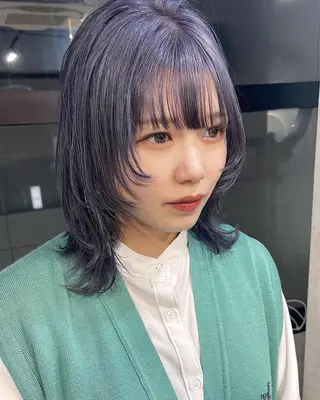 ミディアム ブリーチ/ウルフ ハッシュカット/石山のヘアスタイル