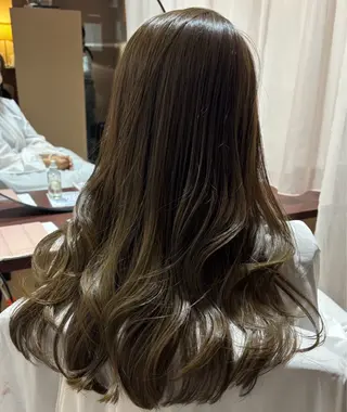 ロング カラー やまぐち もえかのヘアスタイル