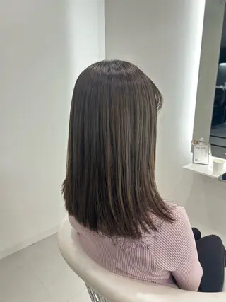 ミディアム カラー あやめ🪽 オリーブ/ハイトーンのヘアスタイル