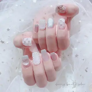 ミディアム ネイル SAKURA 🍒のネイルデザイン