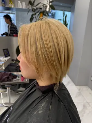 ショート ハイトーンレイヤー 顔まわりSOTAのヘアスタイル