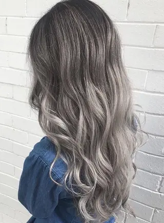 ロング カラー パーマ ヘアアレンジ Device ディバイスのヘアスタイル